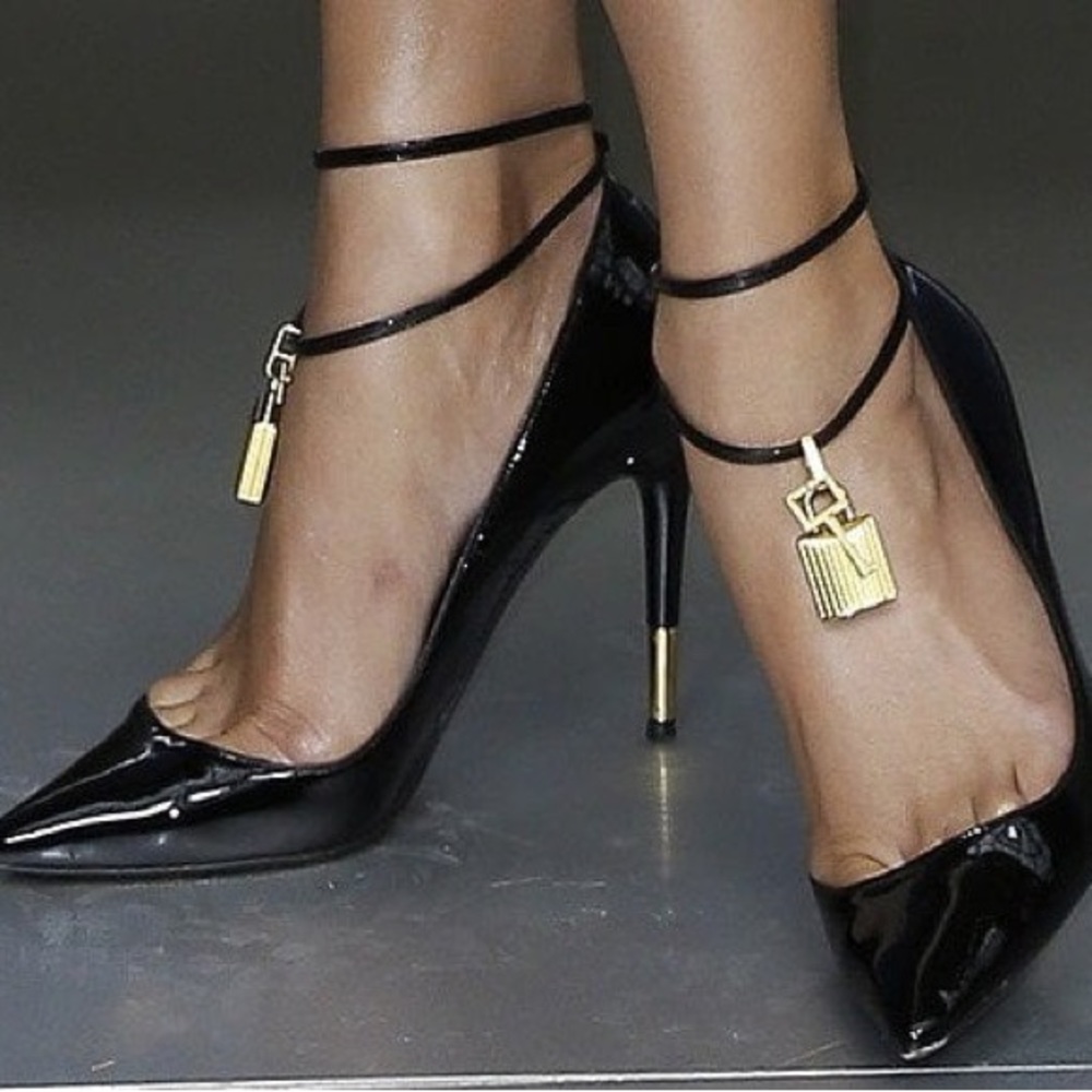 Tom Ford Black Patent Leather Padlock Ankle Strap Pump - 35.5